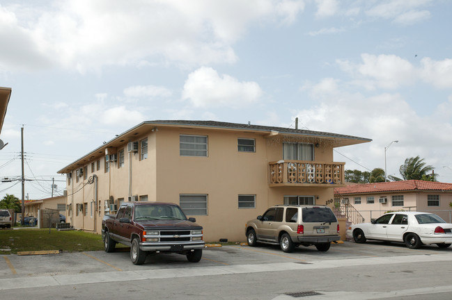 170 W 26th St in Hialeah, FL - Building Photo - Building Photo