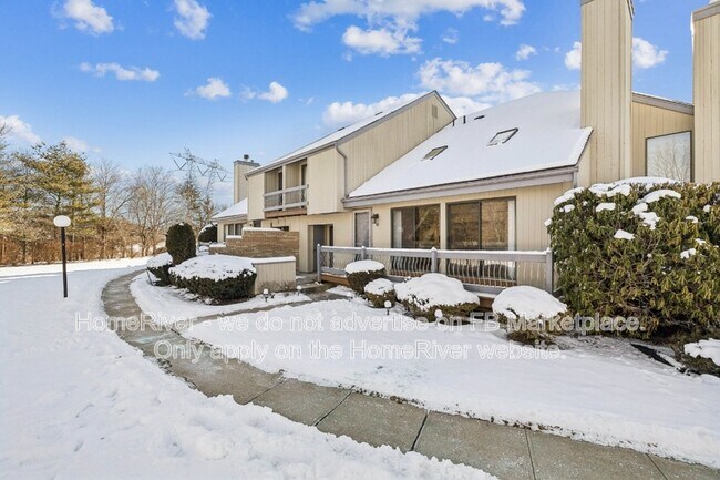 18 Woodhill St in Franklin Township, NJ - Building Photo - Building Photo