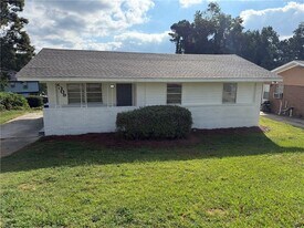 4009 Ester Dr SW in Atlanta, GA - Building Photo