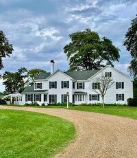 31 Lamberts Cove Rd in Tisbury, MA - Foto de edificio - Building Photo