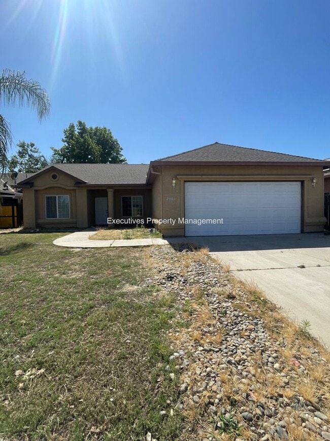 property at 2301 Peppertree Ln
