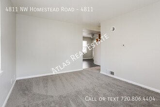 4811 NW Homestead Rd-Unit -4811 in Riverside, MO - Foto de edificio - Building Photo