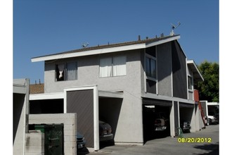 121 N Susan St in Santa Ana, CA - Building Photo - Building Photo