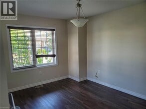 47 Garth Massey Dr in Cambridge, ON - Building Photo - Building Photo