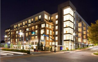 145 Riverhaven Dr in Oxon Hill, MD - Building Photo