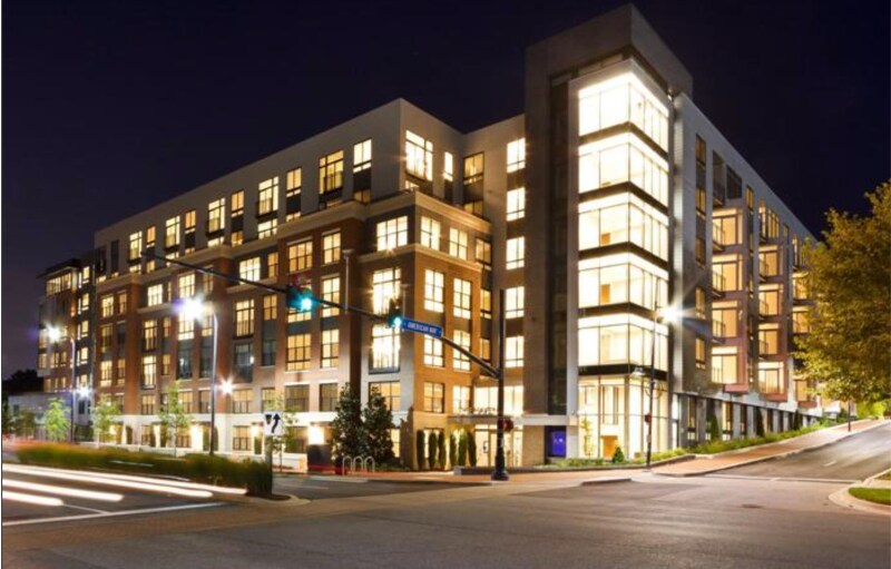 145 Riverhaven Dr in Oxon Hill, MD - Building Photo