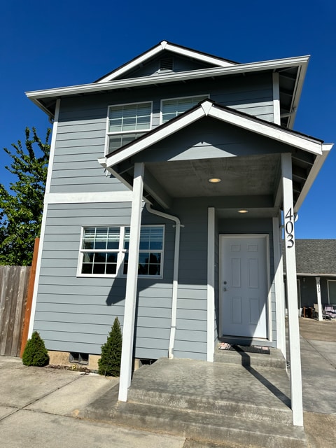 405 S 11th St, Unit 403 S. 11th Street in Independence, OR - Building Photo