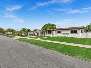 19021 NW 23rd Ct in Miami Gardens, FL - Building Photo - Building Photo