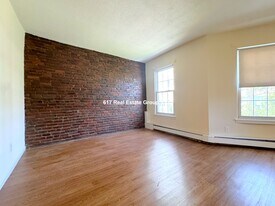 74 S Huntington Ave in Boston, MA - Building Photo