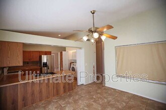 4407 W Kimberly Way in Glendale, AZ - Building Photo - Building Photo