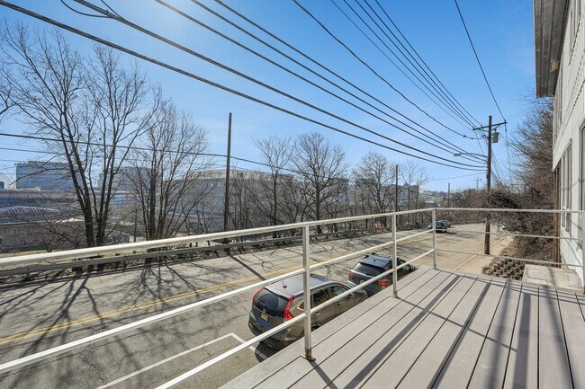 65 Hackensack Plank Rd in Weehawken, NJ - Building Photo - Building Photo