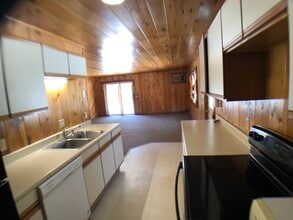 637 Spruce Holw in Eagle River, WI - Foto de edificio - Building Photo