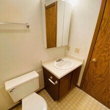 156 Westside Dr, Unit 1st Floor in Iowa City, IA - Building Photo - Building Photo