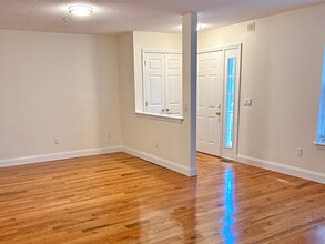 629 Danbury Rd in Ridgefield, CT - Building Photo - Building Photo