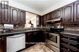 410 McLevin Ave in Toronto, ON - Building Photo - Building Photo