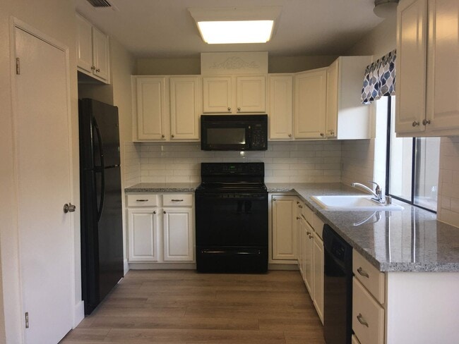 4747 N Woodrow Ave in Fresno, CA - Building Photo - Building Photo