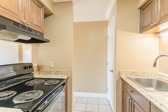 102 Oak Crest Dr NW in Winter Haven, FL - Building Photo - Building Photo