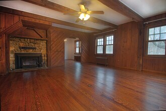 21B Hoydens Hill Rd in Fairfield, CT - Foto de edificio - Building Photo