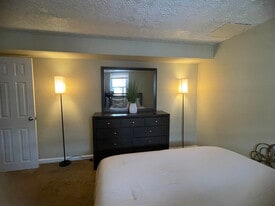 888 W Lombard St in Baltimore, MD - Building Photo