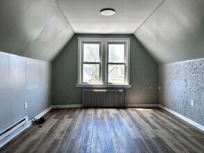 24 Wegman Pkwy in Jersey City, NJ - Building Photo - Building Photo