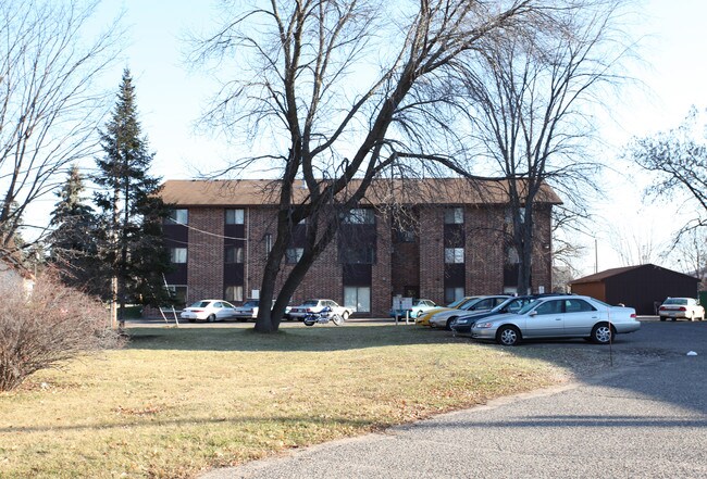 125 4th Ave NE in St. Cloud, MN - Foto de edificio - Building Photo