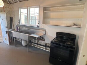 619 W Cypress Ave in Lompoc, CA - Building Photo - Building Photo