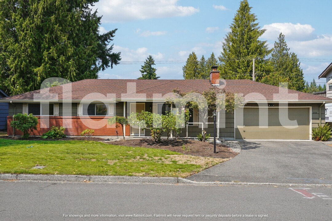 32133 9th Ave S in Federal Way, WA - Building Photo