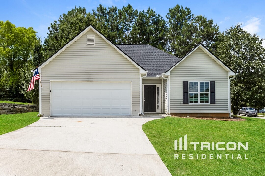 100 Chartres St in Dallas, GA - Building Photo