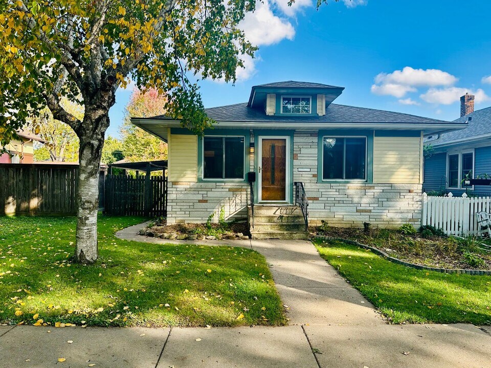1464 Sheldon St in St. Paul, MN - Building Photo
