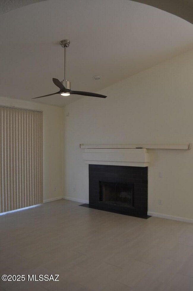 942 S Suncove Dr in Tucson, AZ - Building Photo - Building Photo