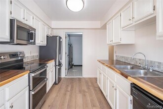 276 Meadow Bridge Dr in Rochester Hills, MI - Building Photo - Building Photo