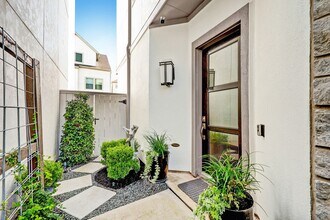 810 Leavenworth Ave in Houston, TX - Building Photo - Building Photo