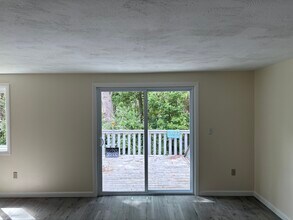 1C Black Oak Dr in Nashua, NH - Building Photo - Building Photo