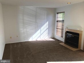 56 Burgundy Dr in Evesham, NJ - Building Photo - Building Photo