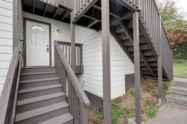 8100 Delridge Wy SW in Seattle, WA - Building Photo - Building Photo