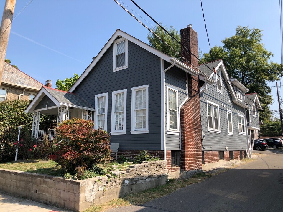 2060 Tuller St in Columbus, OH - Building Photo