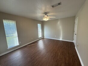 410 Wedgewood Dr in Stephenville, TX - Building Photo - Building Photo