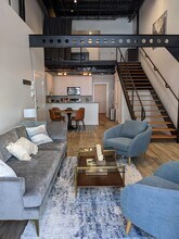 112 S 12th St, Unit B in Tampa, FL - Foto de edificio - Building Photo