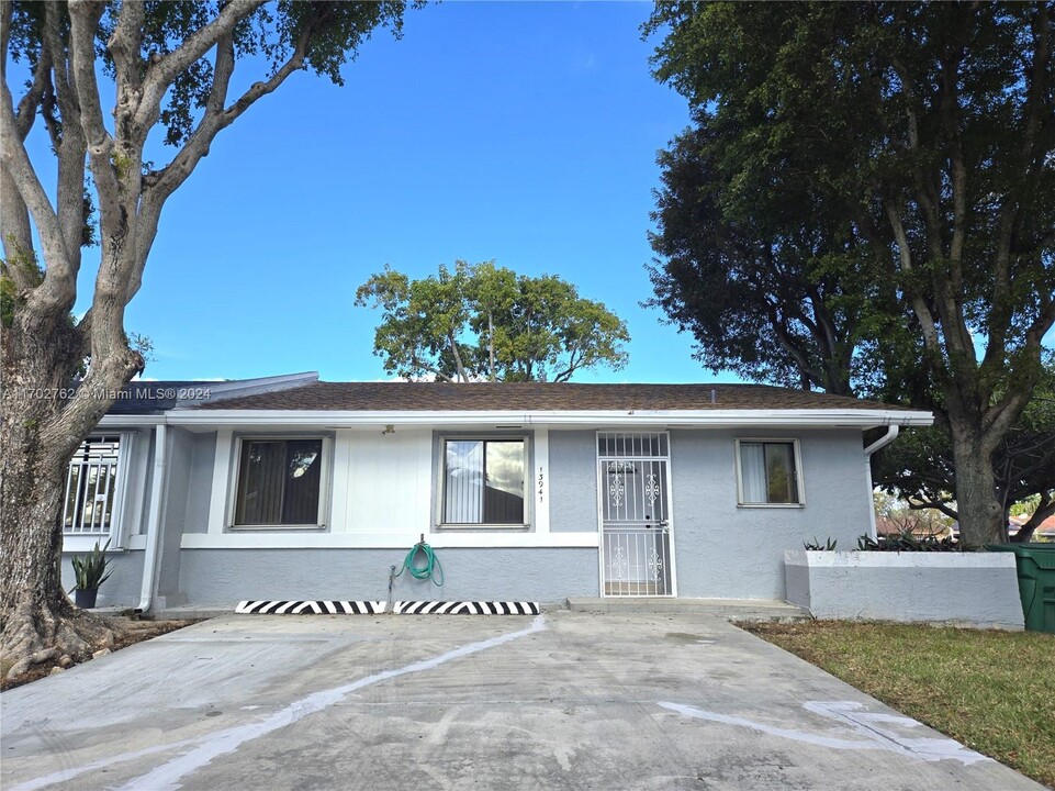 13941 SW 56th Terrace in Miami, FL - Building Photo