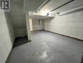 23 Observatory Ln in Richmond Hill, ON - Building Photo - Building Photo