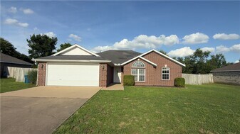 1505 SW Elington St in Bentonville, AR - Building Photo