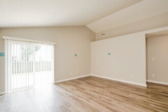 11611 Signet Ln in Indianapolis, IN - Foto de edificio - Building Photo