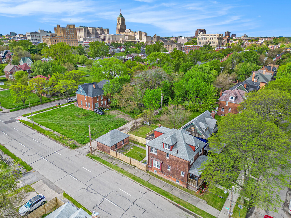 330 Melbourne St in Detroit, MI - Building Photo