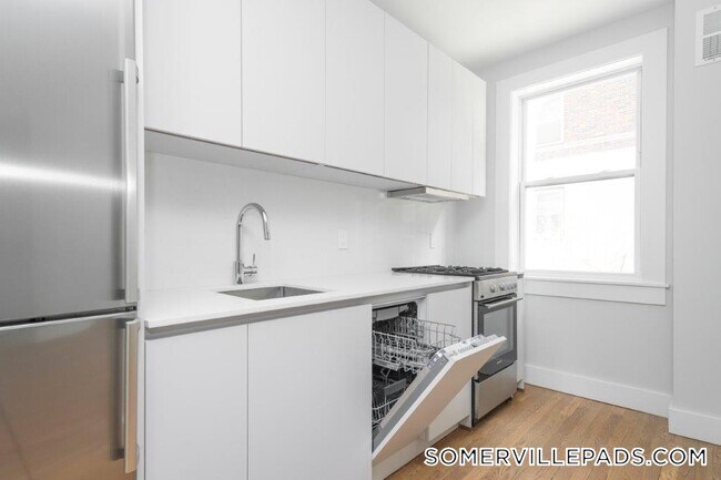 138 Highland Ave in Somerville, MA - Building Photo - Building Photo