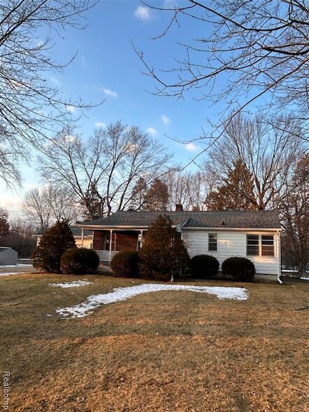 property at 1136 W Rowland St