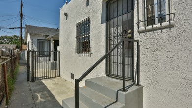 1445 W 59th Pl in Los Angeles, CA - Building Photo - Building Photo