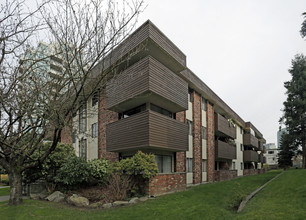 Onyx in Burnaby, BC - Building Photo - Building Photo