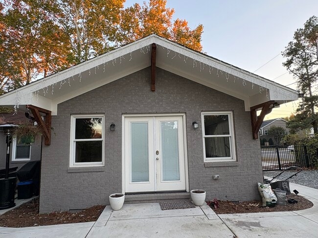 901 James St in Apex, NC - Building Photo - Building Photo