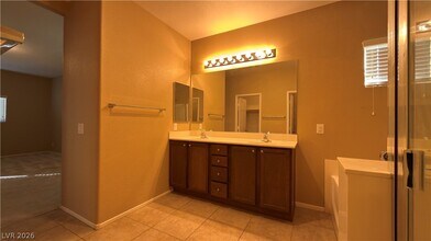 7855 Narnia Ave in Las Vegas, NV - Building Photo - Building Photo