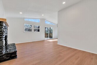 1 Looe Ln in Bella Vista, AR - Building Photo - Building Photo